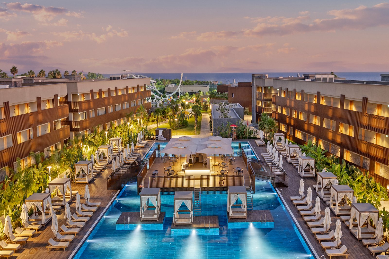 Jacaranda Luxury Resort