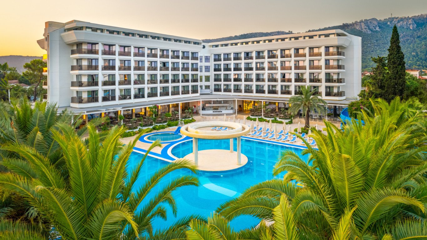 Ozkaymak Kemer Marina Hotel